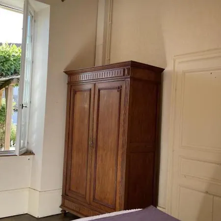 Séjour à la campagne Belle Maison Familiale Avec Jardin Dans Un Village Du Bourbonnais - Fr-1-489-387 *