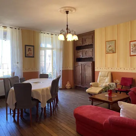 Semesterbostad Belle Maison Bourbonnaise Du 18e Siecl Au Coeur D'un Village Pittoresque Avec Jardin - Fr-1-489-387