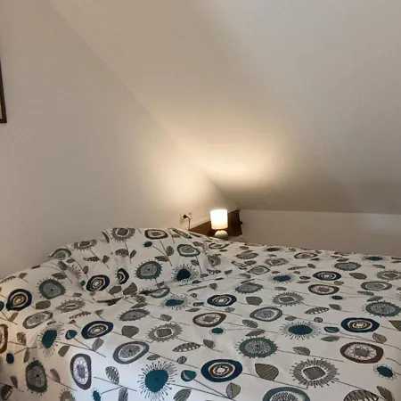 Séjour à la campagne Belle Maison Familiale Avec Jardin Dans Un Village Du Bourbonnais - Fr-1-489-387 *