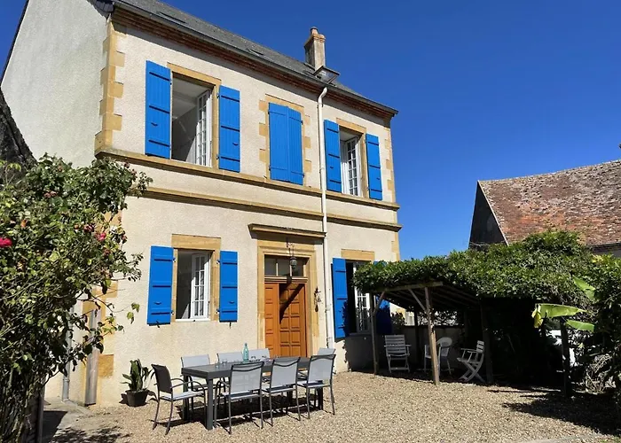 Belle Maison Bourbonnaise Du 18e Siecl Au Coeur D'un Village Pittoresque Avec Jardin - Fr-1-489-387 Сasa de vacaciones *