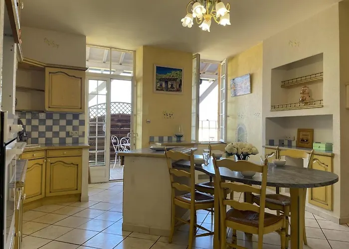 Сasa de vacaciones Belle Maison Bourbonnaise Du 18e Siecl Au Coeur D'un Village Pittoresque Avec Jardin - Fr-1-489-387 *