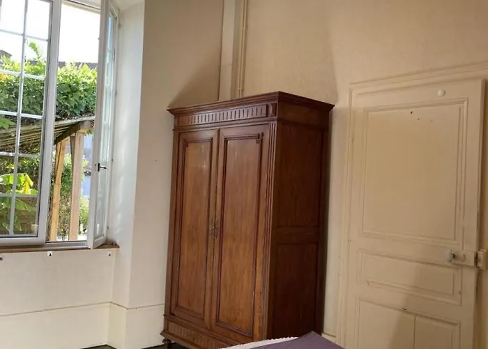 Сasa de vacaciones Belle Maison Bourbonnaise Du 18e Siecl Au Coeur D'un Village Pittoresque Avec Jardin - Fr-1-489-387 *