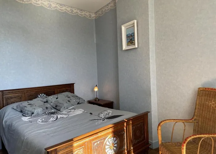 Сasa de vacaciones Belle Maison Bourbonnaise Du 18e Siecl Au Coeur D'un Village Pittoresque Avec Jardin - Fr-1-489-387 *