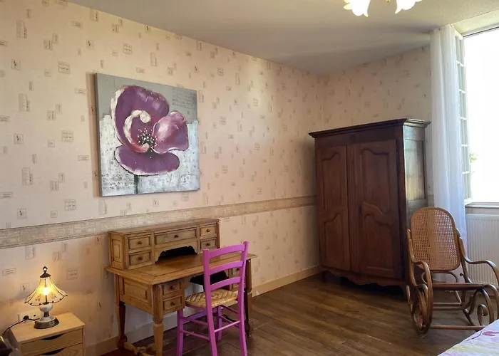 Belle Maison Bourbonnaise Du 18e Siecl Au Coeur D'un Village Pittoresque Avec Jardin - Fr-1-489-387 Сasa de vacaciones *