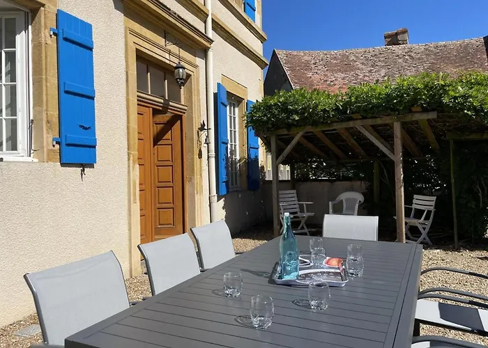 Belle Maison Bourbonnaise Du 18e Siecl Au Coeur D'un Village Pittoresque Avec Jardin - Fr-1-489-387 Сasa de vacaciones