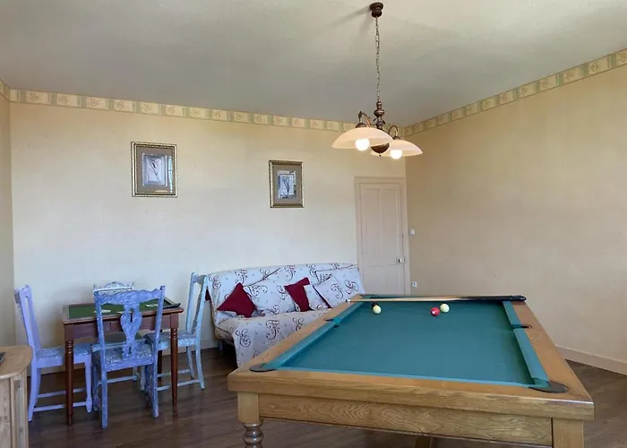 Belle Maison Bourbonnaise Du 18e Siecl Au Coeur D'un Village Pittoresque Avec Jardin - Fr-1-489-387 *